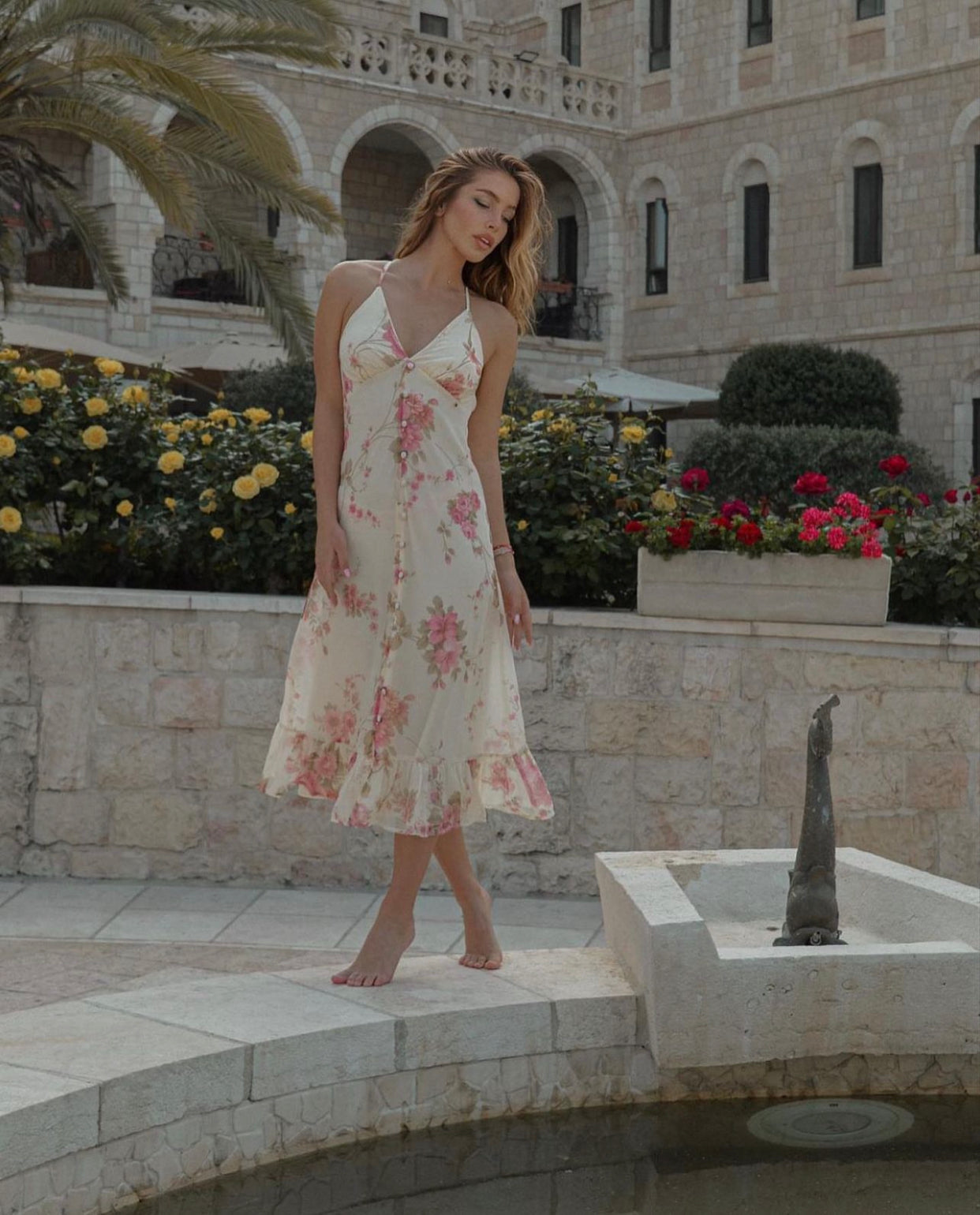 Рокля 𝐀𝐮𝐫𝗼𝐫𝐚 с цветя