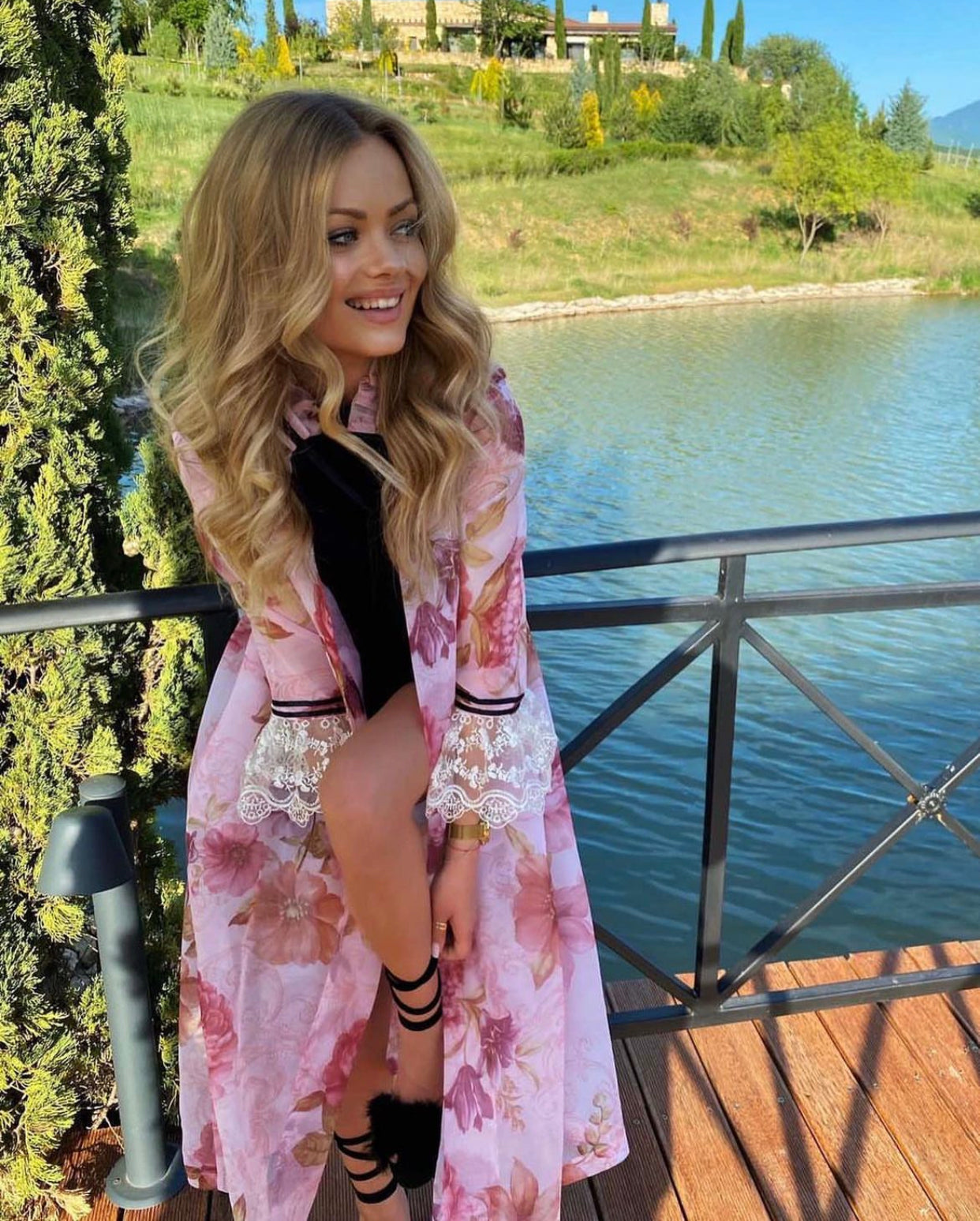 Пардесю 𝐂𝐚𝐩𝐫𝐢 с дантела