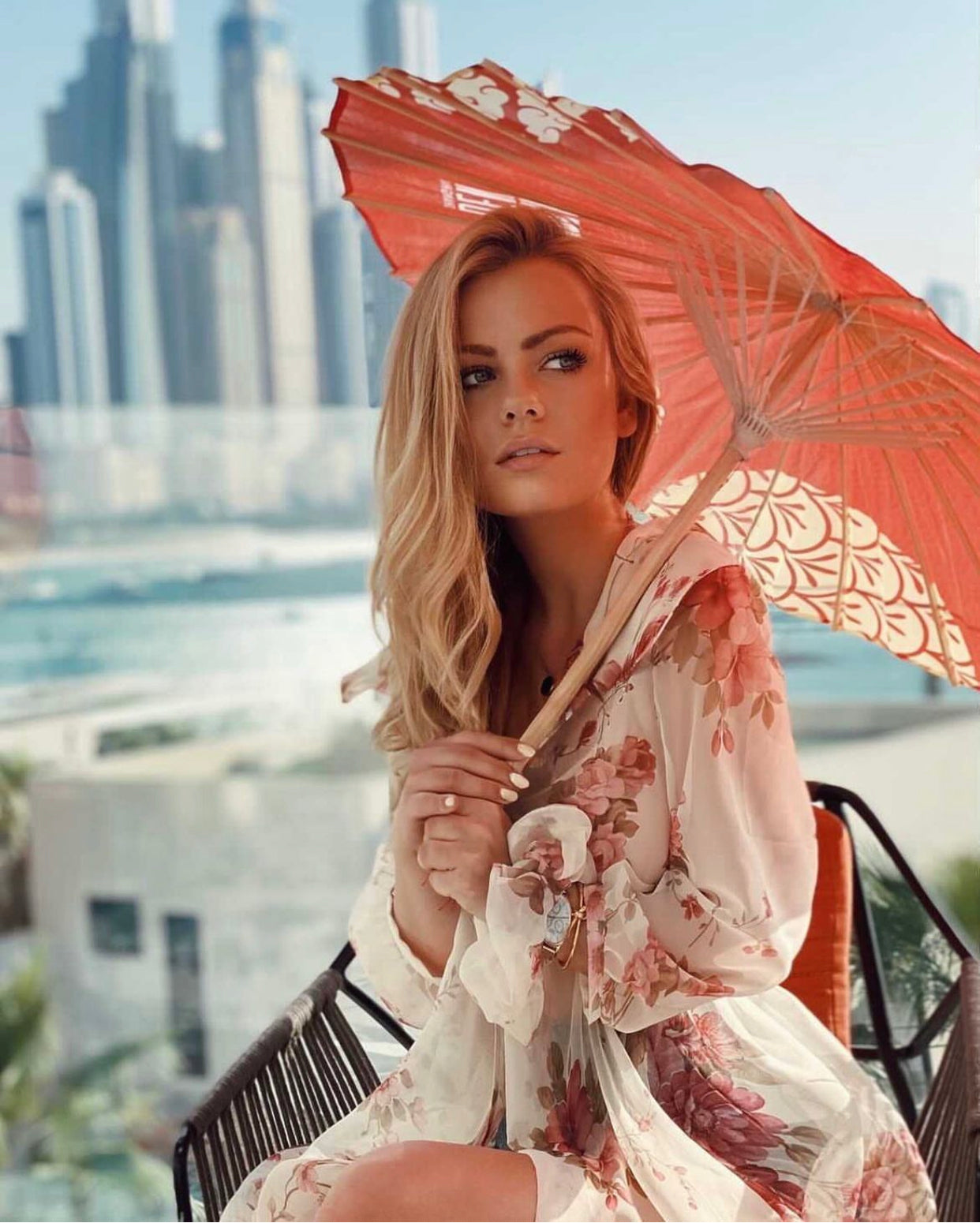 Пардесю 𝐀𝐮𝐫𝗼𝐫𝐚 на цветя