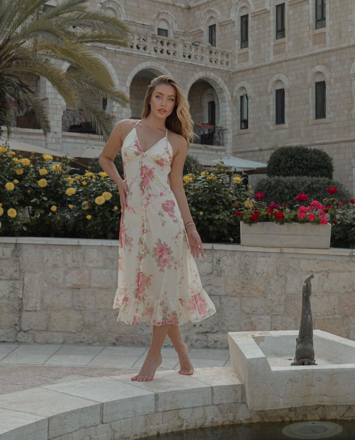 Рокля 𝐀𝐮𝐫𝗼𝐫𝐚 с цветя